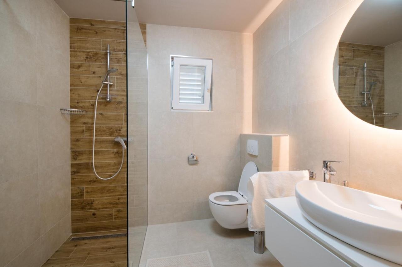 Brand New Aparment With Sea View & Swimming Pool At Ciovo - Villa Fiorentini Trogir Exterior photo